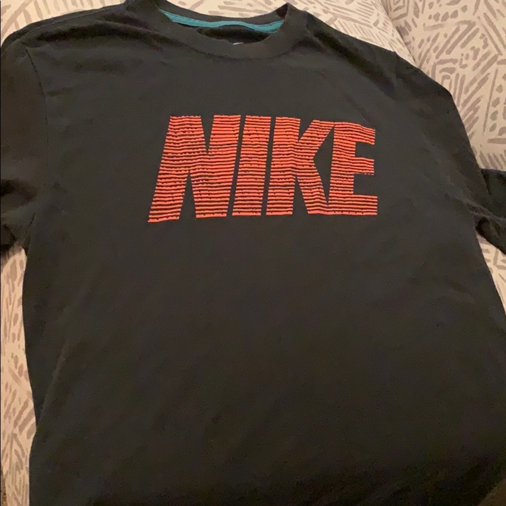 Nike short sleeve t-shirt